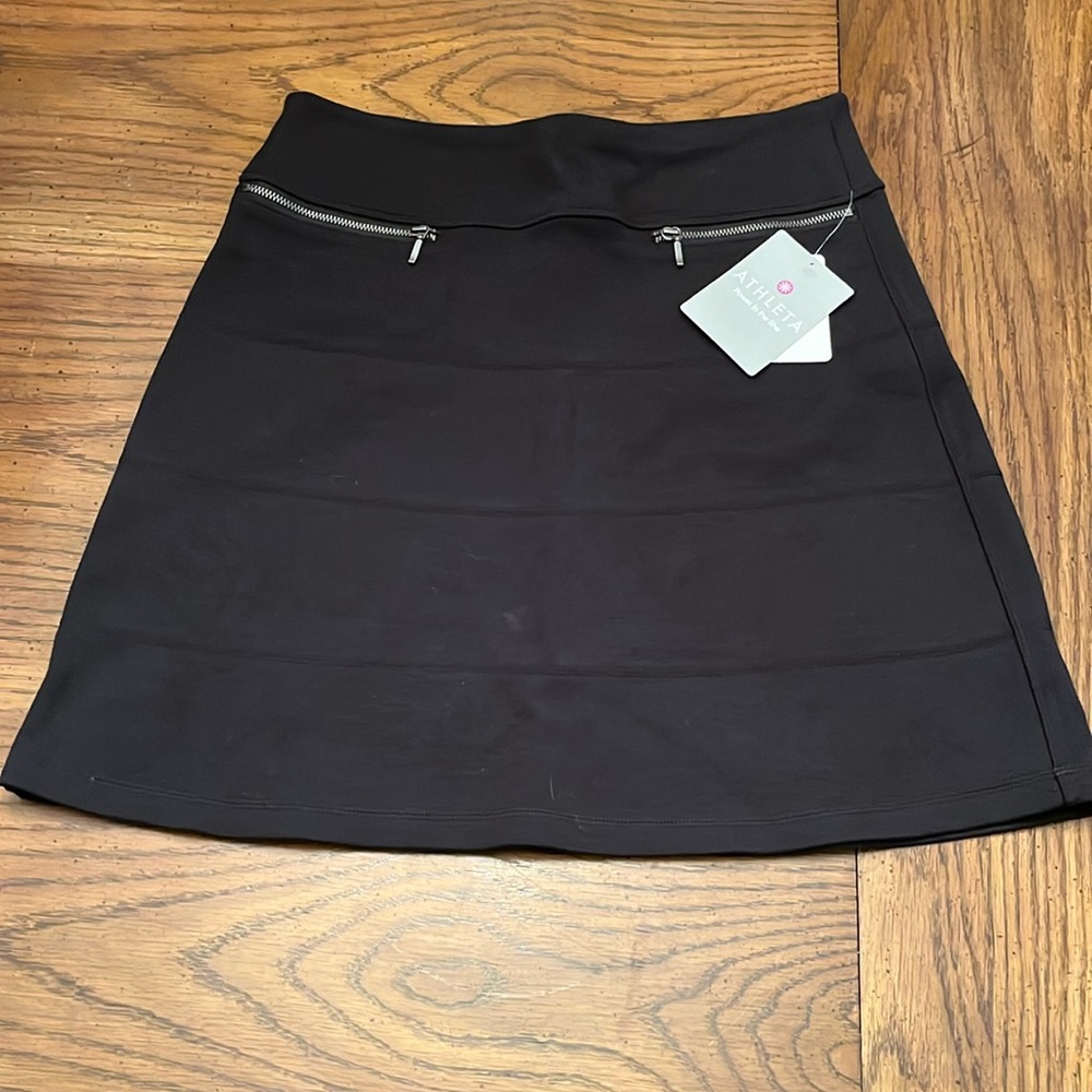 Athleta Strata skirt, size small, NWT